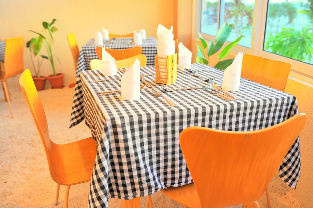 Arora Inn Maafushi Bagian luar foto