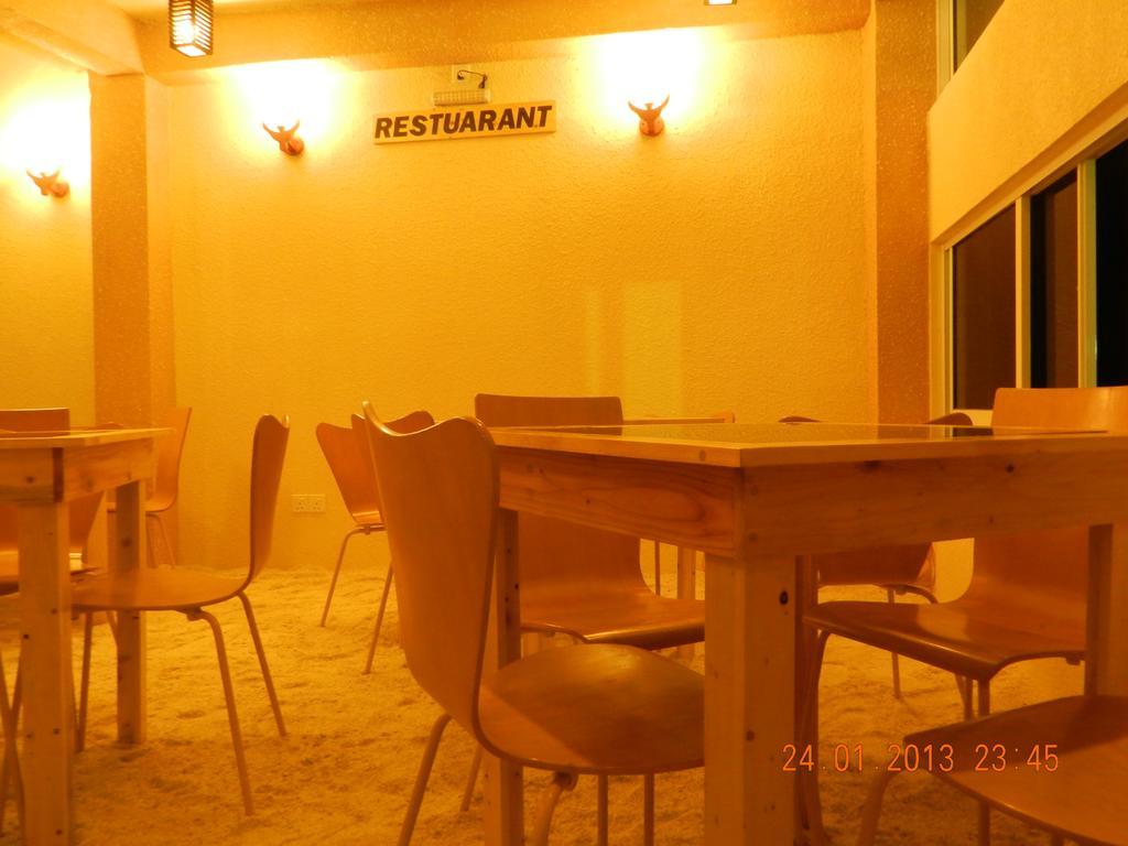 Arora Inn Maafushi Bagian luar foto