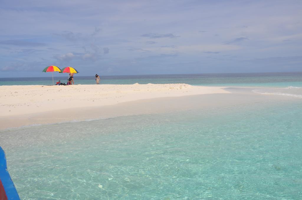 Arora Inn Maafushi Bagian luar foto