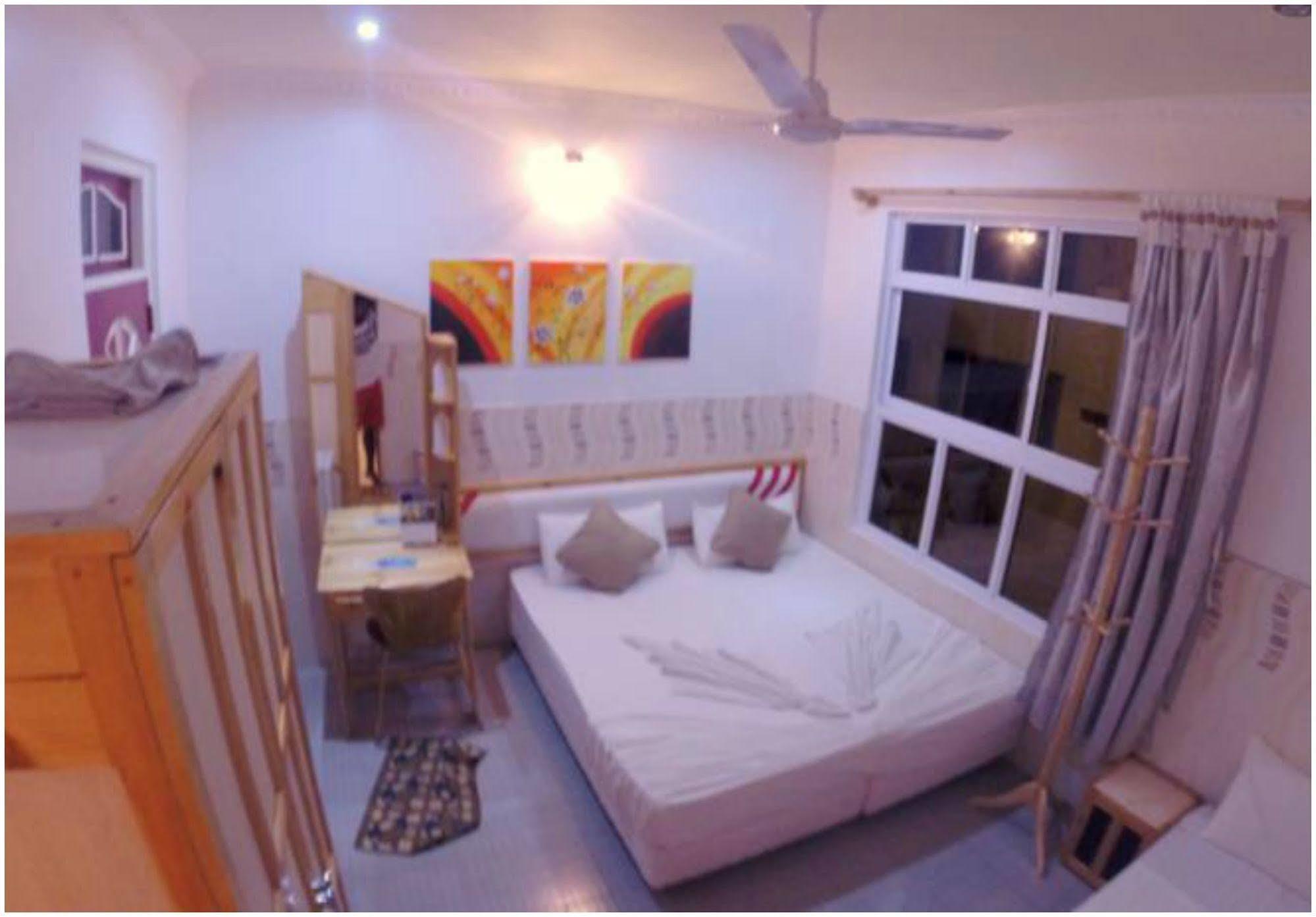 Arora Inn Maafushi Bagian luar foto