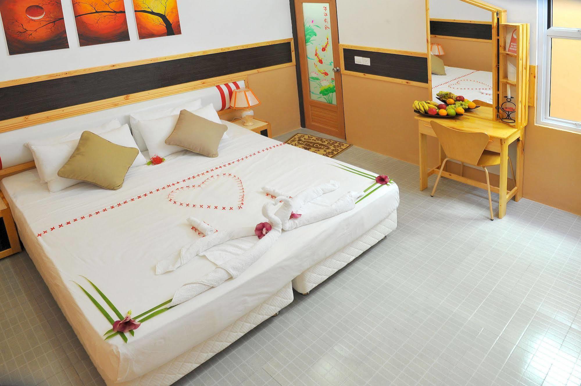 Arora Inn Maafushi Bagian luar foto