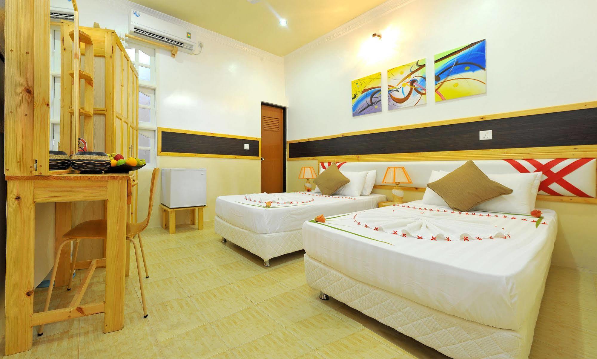 Arora Inn Maafushi Bagian luar foto