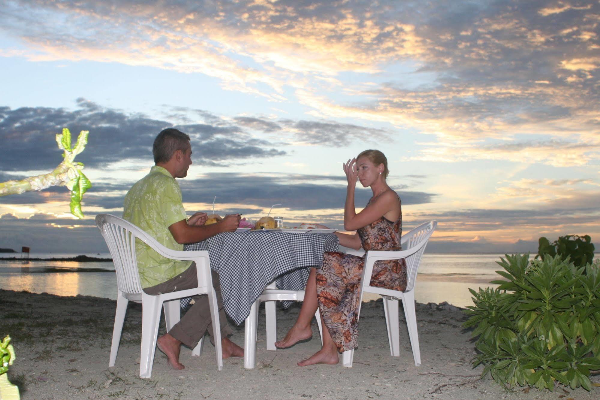 Arora Inn Maafushi Bagian luar foto